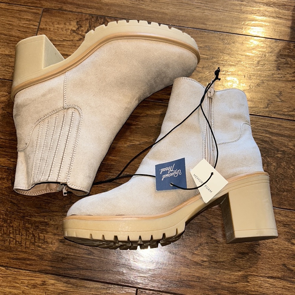 Women's Katrina Platform Boots - Universal Thread NWT - Picture 7 of 7
